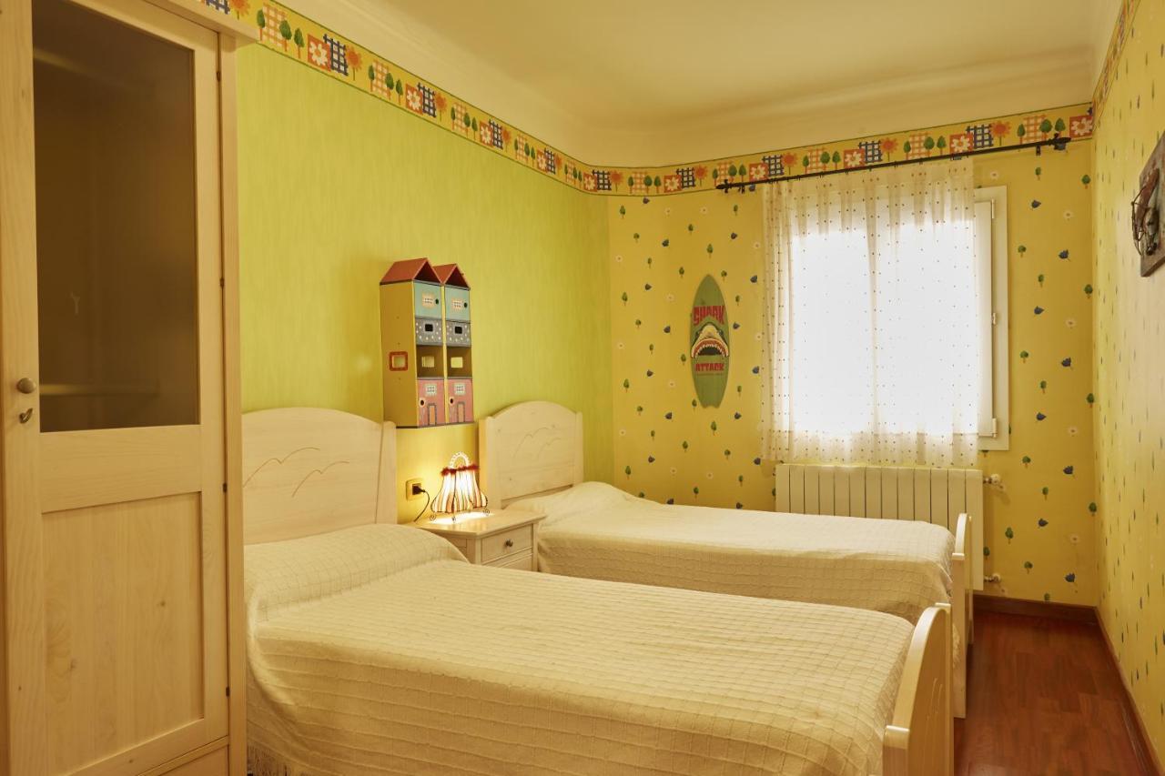 La Casa De La Biblioteca Apartman Camprodon Kültér fotó
